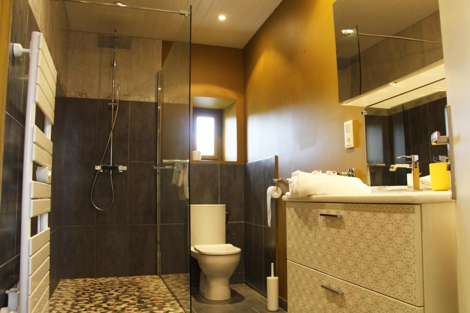 Апартаменты Henri IV - Parking Included - Self Check-In Шартр Экстерьер фото